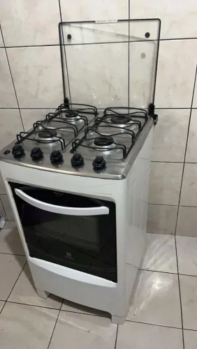 Vendo Fogão Eletrolux 
