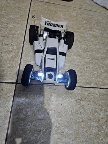 Carinho de controle remoto