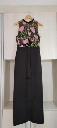 Macaquinho Short com calda longa.