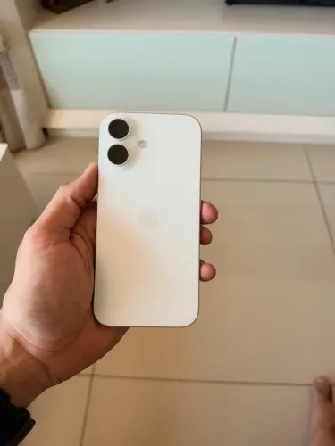 iPhone 16