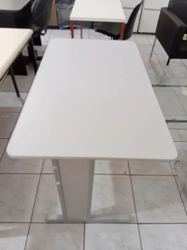 Mesa para professor de 1m 