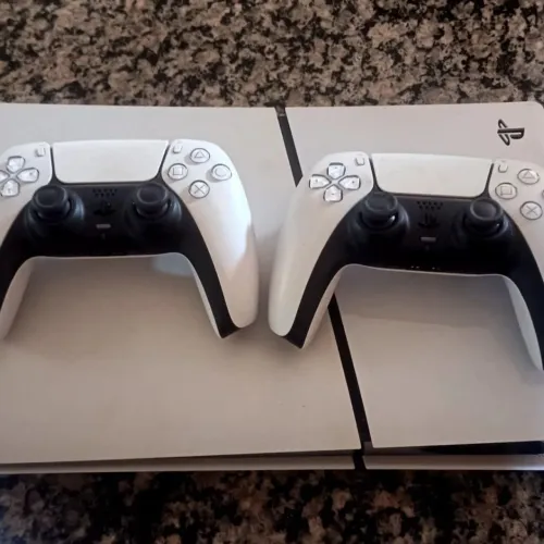 PLAYSTATION 5 DIGITAL .. COM 6 MESES DE USO ( USADO POUCAS VEZES ) 