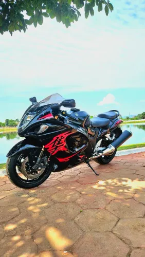 Vendo Suzuki GSX1300R Hayabusa 2011/2012.