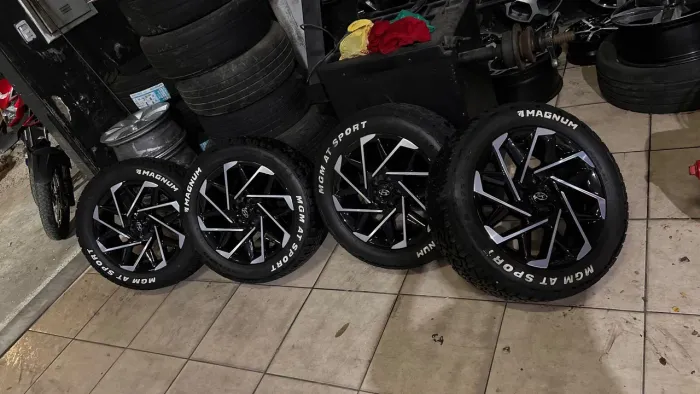 "Apenas venda" rodas aro 18 modelo new Creta, furacão 5/114 , conjunto comprado a 5 meses