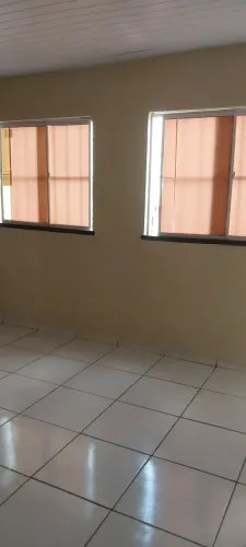 Alugo Apartamento pequeno, excelente localização na 3 etapa.