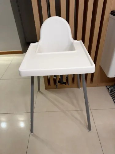 Cadeira de alimentação alta com tabuleiro antilop (ikea)