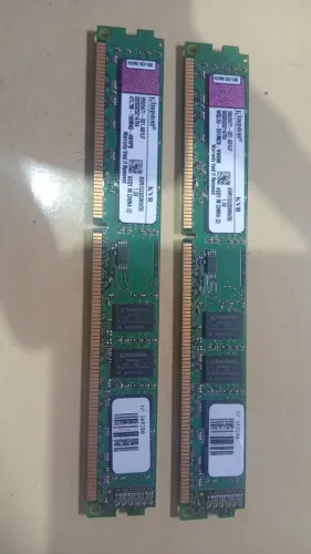 2 Pente de memoria 2gb ddr3 (4gb total) Para desocupar espa;o ,nao uso a muito tempo.