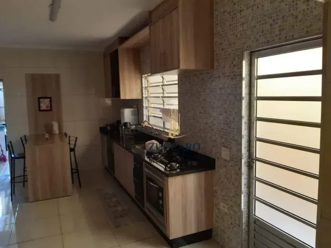 Sobrado com 4 dormitórios para alugar, 200 m² por R$ 4.170,00/mês - Vila Nova Bonsucesso -