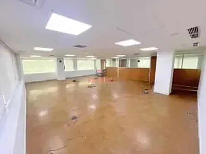 Andar inteiro para locação na Avenida Paulista 357m², com 4 vagas de garagem, Conjunto com
