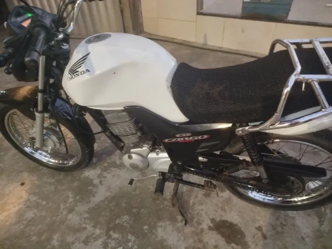Vende-se uma sede 125 cargo telefone para contato *