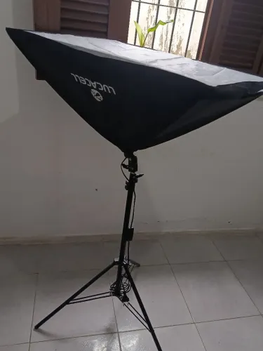 Softbox com lâmpada branca inclusa - Lucacell