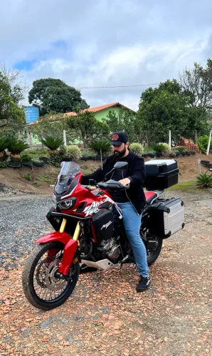 HONDA AFRICA TWIN 1000 ABS 2017 - MANUAL - IMPECÁVEL