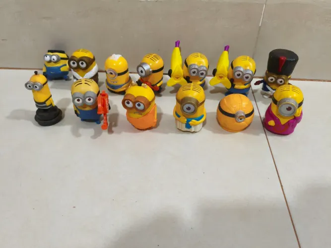 Bonecos colecionáveis preço unitário