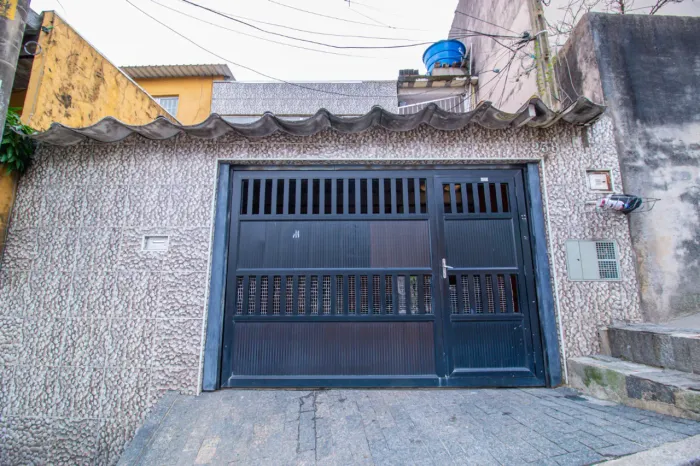 Casa para venda em Vila Dalva com 4 quartos, 120m²
