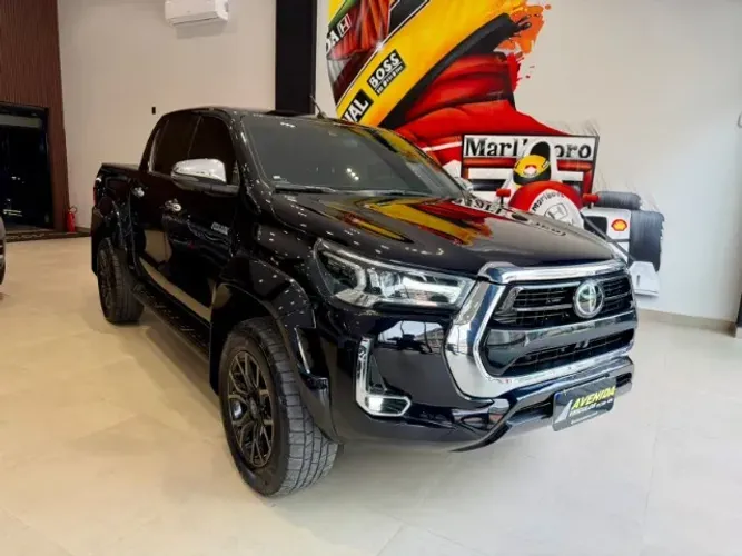 Toyota Hilux CD SRX Plus 4X4 2.8 TDI Die. Aut. 2024