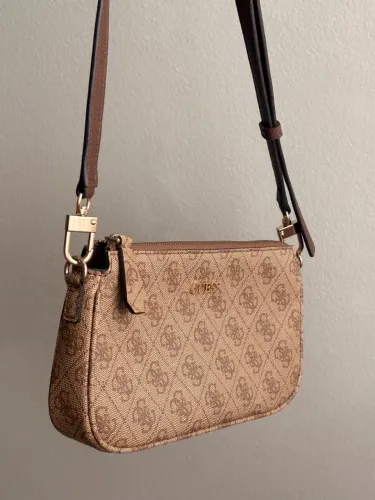 BOLSA GUESS ORIGINAL MONOGRAMA