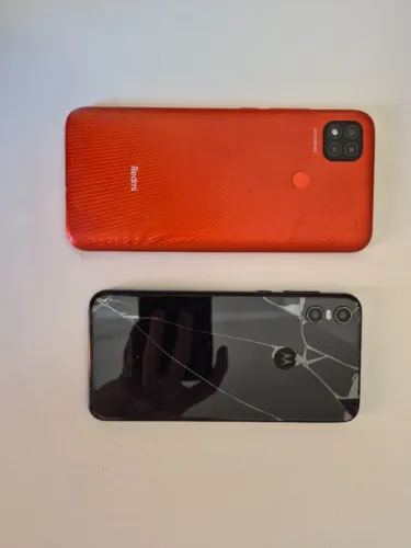Motorola One + Redmi 9A