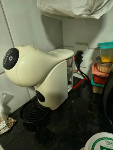 cafeteira dolce gusto pouco usada