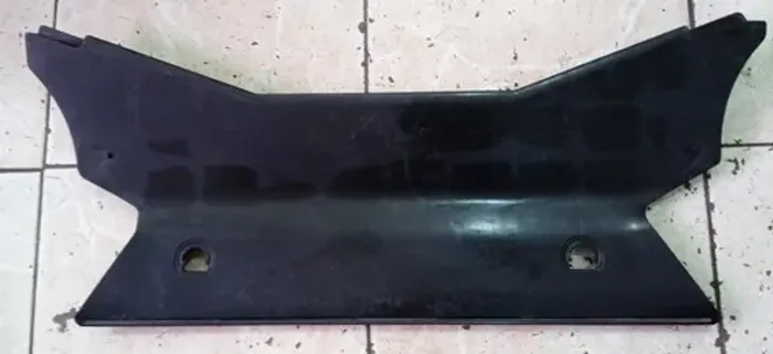 Acabamento Churrasqueira Mercedes C180 2001-2005 2036930133