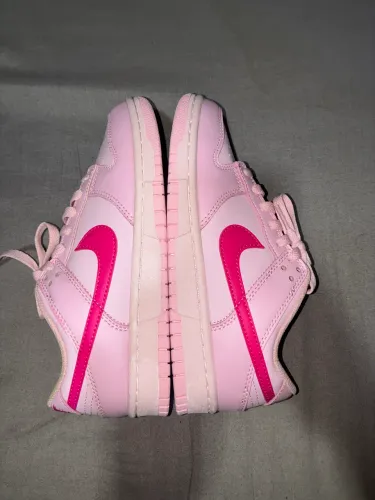 Nike dunk low triple pink RP