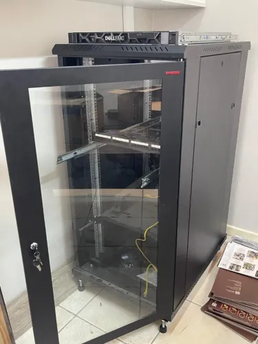 Excelente oportunidade para sua empresa! Vendo servidor corporativo Dell EMC PowerEdge R44