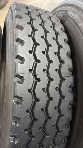 Par de Pneu de D20 cargo