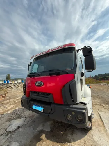Caminhão Ford Cargo 2629 6x4 - Ano 2013