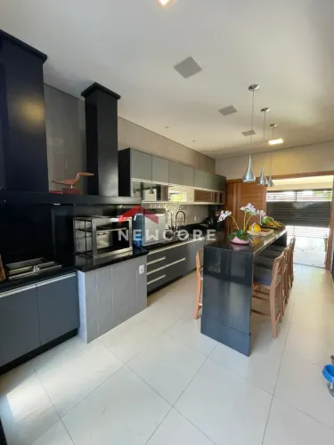 Casa em Avenida Mário Aleixo da Silva - Conjunto Habitacional Isaura Pitta Garms - Bauru/S