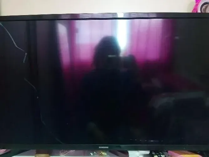 Tv smart 32 polegadas com a tela quebrada