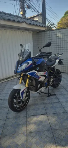 BMW S1000XR MUITO NOVA