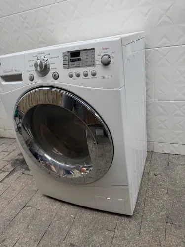 Lava e seca LG 8,5kg semi nova 