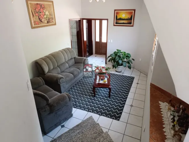 Sobrado à Venda no Jardim Rosely em Pindamonhangaba