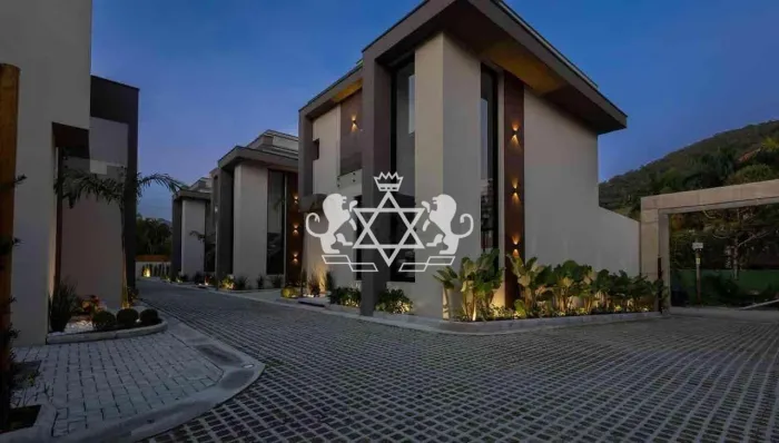 Sobrado com 3 quartos e piscina à venda, 199 m² - Camburi, São Sebastião