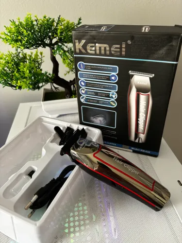 Máquina de Cortar Cabelo e Barba KEMEI Sem Fio