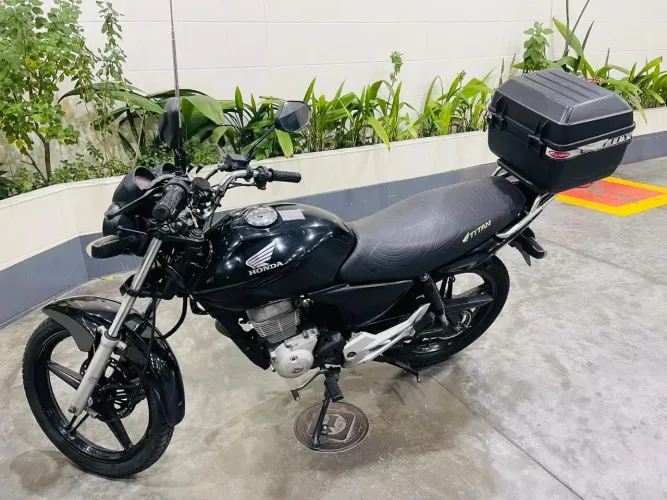 Troco por moto, preferência Fazer ou carro. 