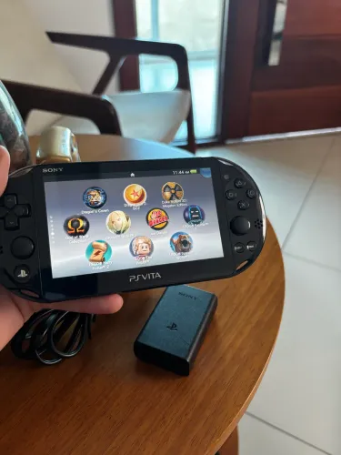 Ps Vita slim 128 gb excelente estado 