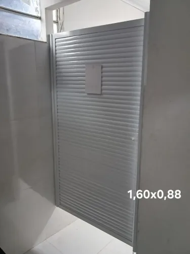 Porta de alumínio para banheiro