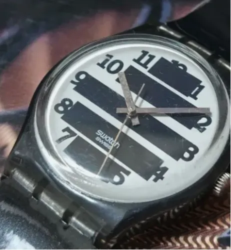 Relógio Swatch GM164 Unissex de 34mm com mecanismo quartz, suíço legitimo. ______________