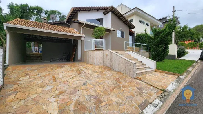 Casa à venda no condomínio Villa Rica