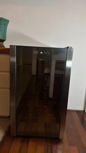 Adega Midea Smart Home: 34 Garrafas, Compatível com Alexa/Google