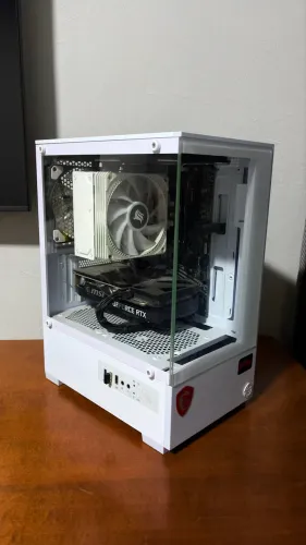 PC GAMER / MONITOR