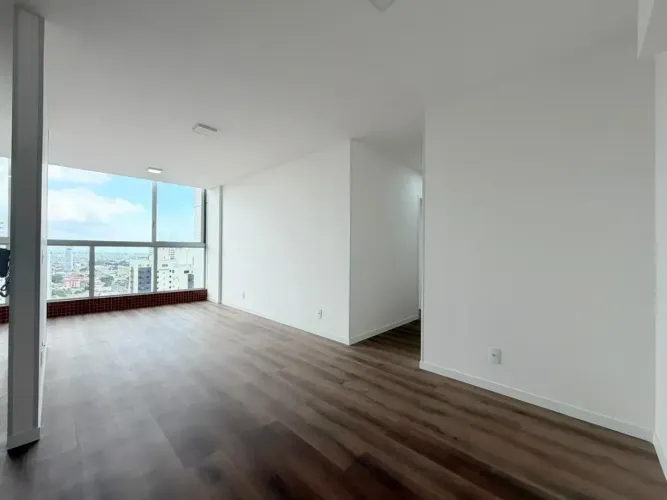 Alugo apartamento no Ed. Torre Evidence