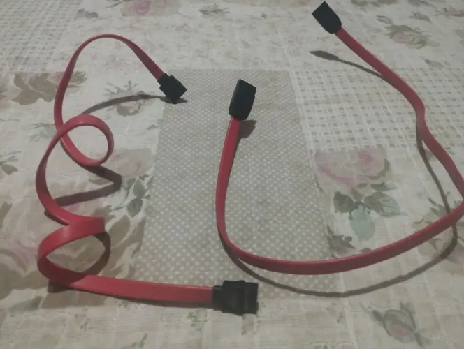 Kit 2 cabos SATA vermelho para HD/SSD