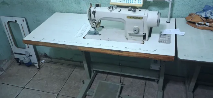 Hehe psiu vendo uma máquina reta eletrônica fujita bem conservada