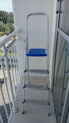 Escada de Alumínio 4 degraus da MOR