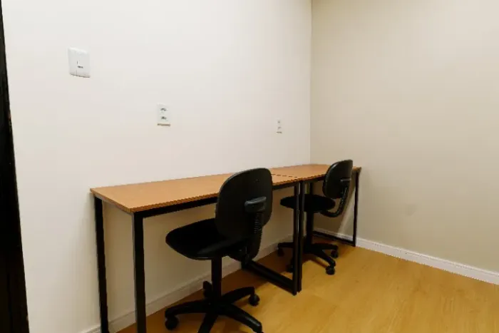 Sala Todas as Despesas Inclusas Aleixo - Pronta Jungle Coworking