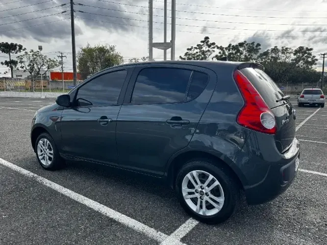 Fiat Palio Attractive 1.0 EVO Fire Flex 8V 5P 2013
