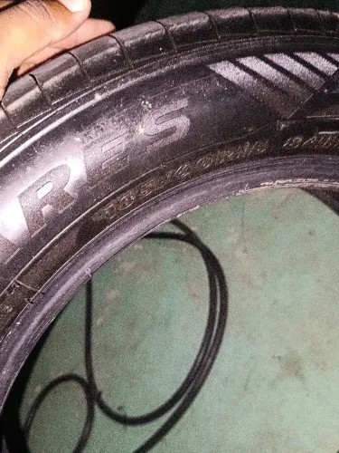 Pneu 185 60 15