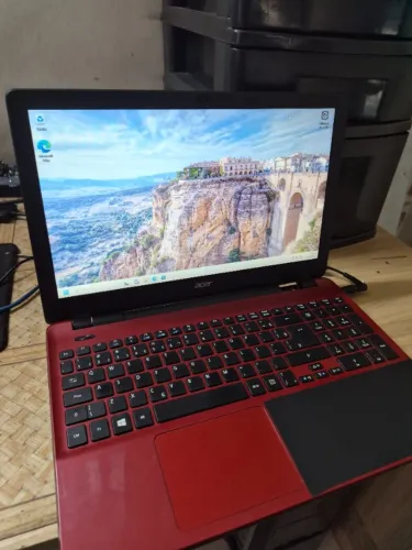 Notebook Acer Core i3 4 Gigas Memória SSD 128 Gigas Tela 15.6 Teclado Numérico Somos Loja