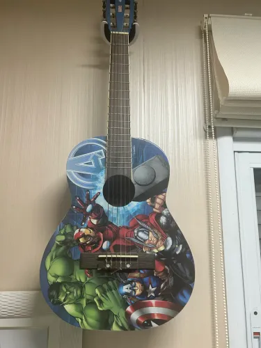 Violão avengers